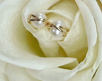 Fresh Water Pearl Stud Earrings // Minimalist Earrings // Gemstone Earrings //Southern Wire // Pearl Jewelry