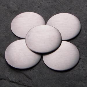 Kim&#39;s 1 1/8&quot; round discs 16 or 18 gauge Stainless (5-400) w/pvc protection Smooth Blanks, Engraving and Hand Stamping Supplies