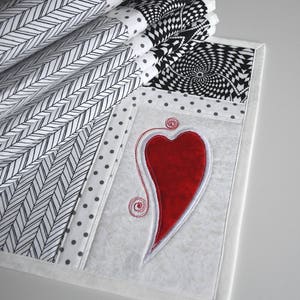 placemats, black and white, black and white placemats,heart placemats,homeware with heart,love,original,tablerunner,heart image 1