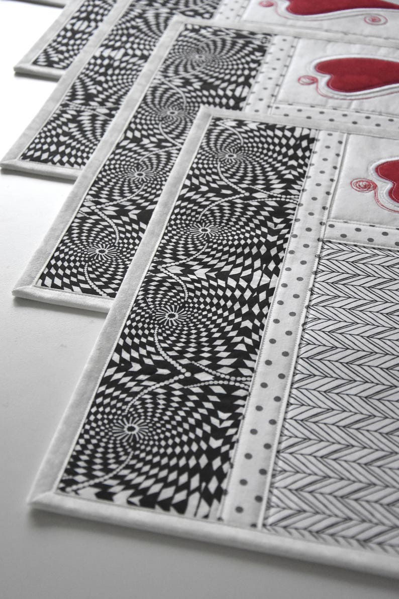 placemats, black and white, black and white placemats,heart placemats,homeware with heart,love,original,tablerunner,heart image 5