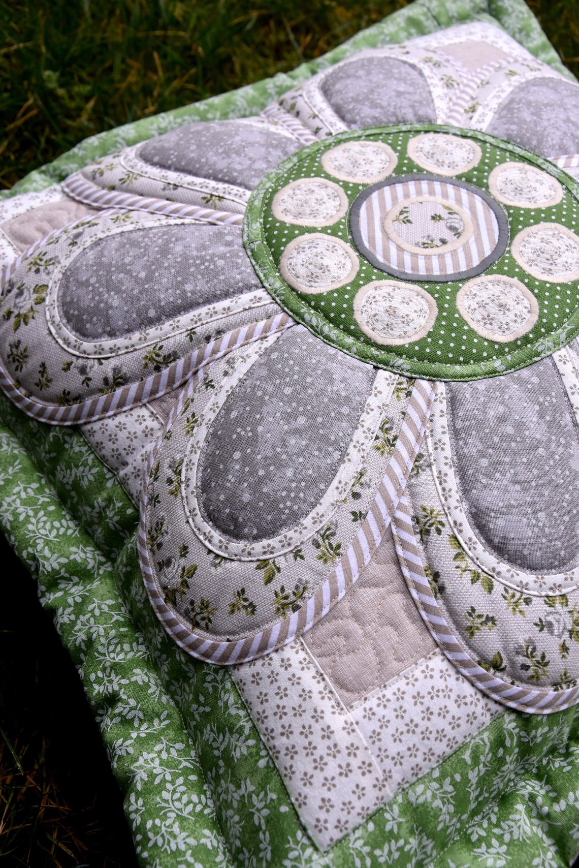Pdf Pattern for Decorative Pillow With Flower Appliqué Pattern