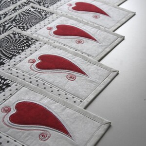 placemats, black and white, black and white placemats,heart placemats,homeware with heart,love,original,tablerunner,heart image 4