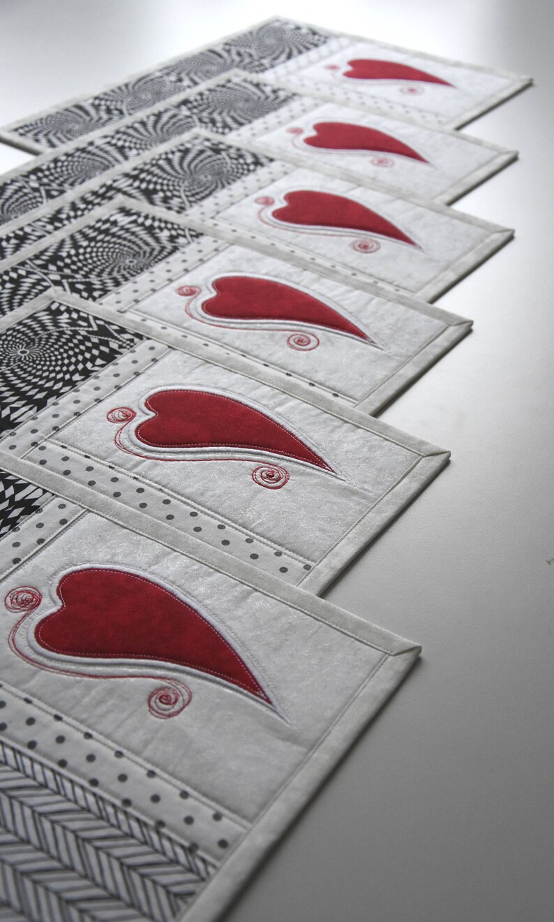 placemats, black and white, black and white placemats,heart placemats,homeware with heart,love,original,tablerunner,heart image 4