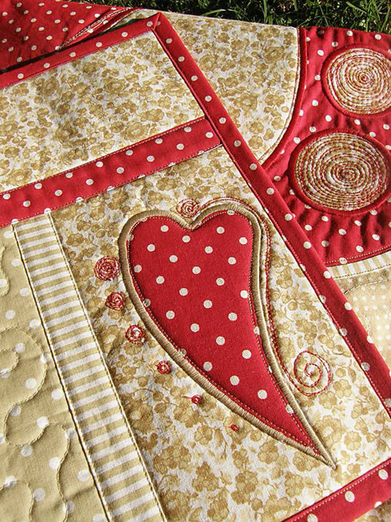 Placemats Hearth,placemats,placemats with heart,hearth appliqué,table linens,linens,tablerunner,quilts,quilt image 1
