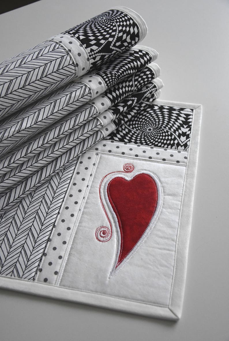 placemats, black and white, black and white placemats,heart placemats,homeware with heart,love,original,tablerunner,heart image 2