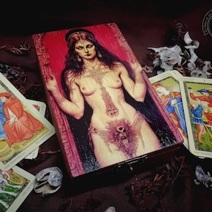 Dea Lilith, scatola dei tarocchi, tarocchi Lilith, dea sumera, scatola dei tarocchi, mazzo di tarocchi, portagioielli, occultista, portagioielli della strega,