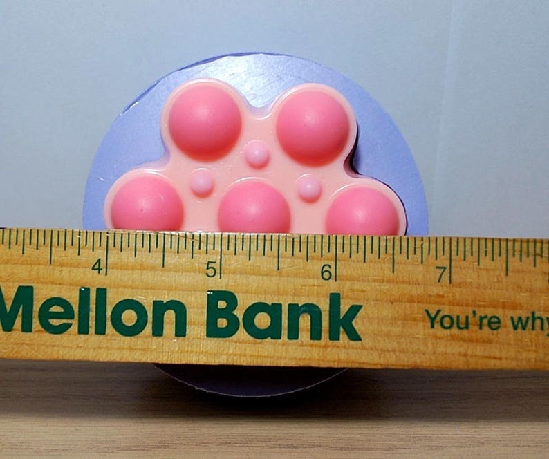 Hiuyi Lovely Penguin Custom Personalized Round Pill Box Pocket Wallet Travel Pill Vitamin Decorative Box Protector