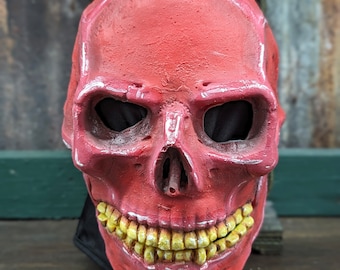 Red skull mask 1/2