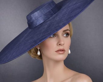 Tocado de sinamay de ala ancha azul marino, sombrero Ascot Royal para boda, día de carreras, fiesta del Derby de Kentucky, sesión de fotos en estudio para la madre de la novia