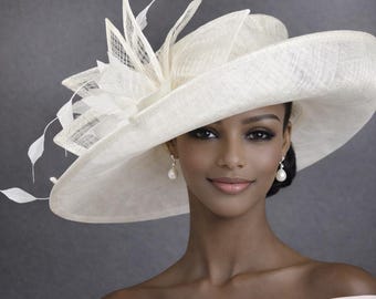 Vintage Plaza Suite by Betmar Ivory Straw and Chiffon  display picture 3