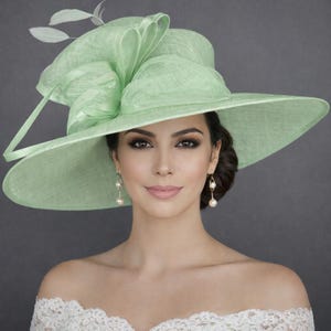 Mintgroen drie lagen brede rand sinamay hoed Kentucky derby hoed bruiloft kerk Tea Party Garden Party Ascort Royal Party hoed