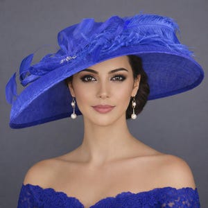 Royal Blau Gefiederter Breiter Krempe Kentucky Derby Hut, Ascot Hut für Hochzeit & Tee-Party, Gartenparty Hut, Mutter der Braut, Kirche