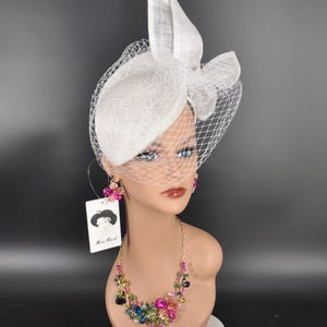 Elegant Sinamay Fascinator Hat with Netting and Sculpted Bow – Derby Party Hat, Wedding Hat, Tea Party Hat White