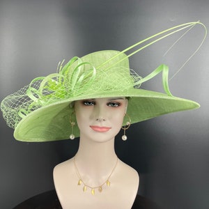 Distinctive Hats Sinamay loops and curls in Green 17401