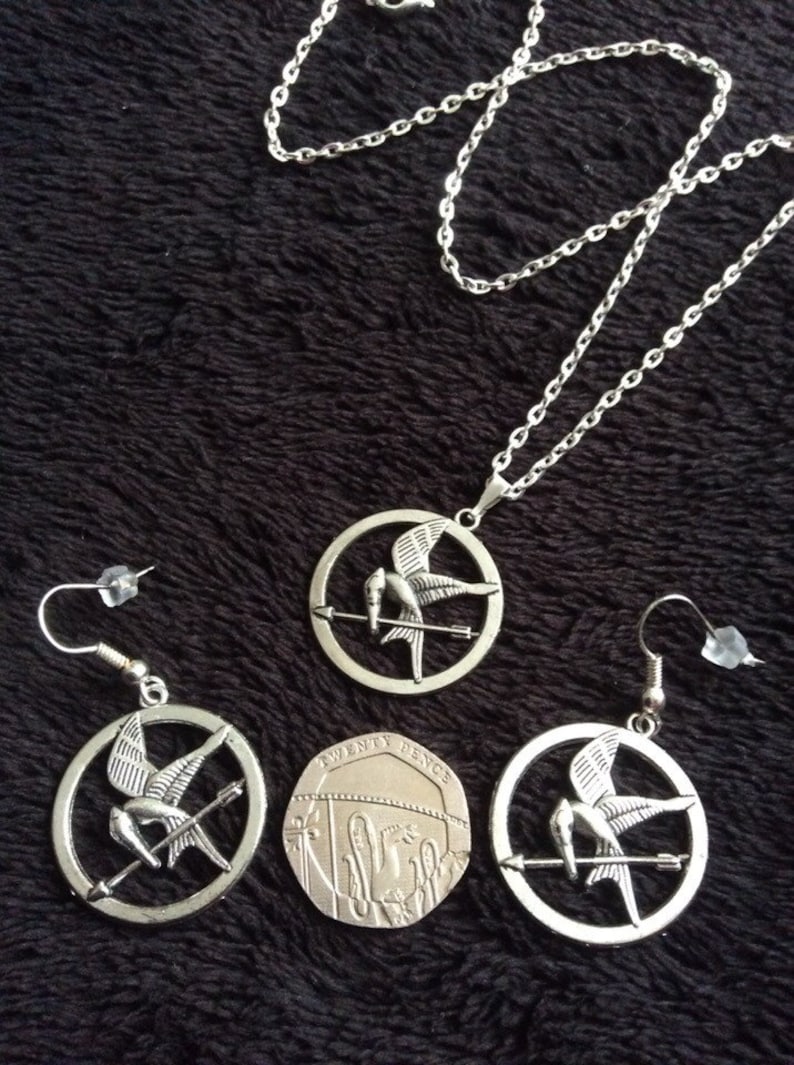 80p UK P/&P handmade inspired Mockingjay *SET* earrings and necklace silver bird arrow UK Seller