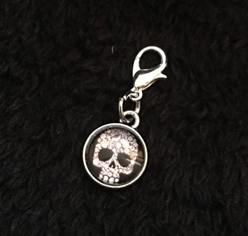 jewellery pets coll purse 80p UK P/&P Handmade cabochon day if the dead skull bracelet charm clip silver sugar skull pendant clip for zips
