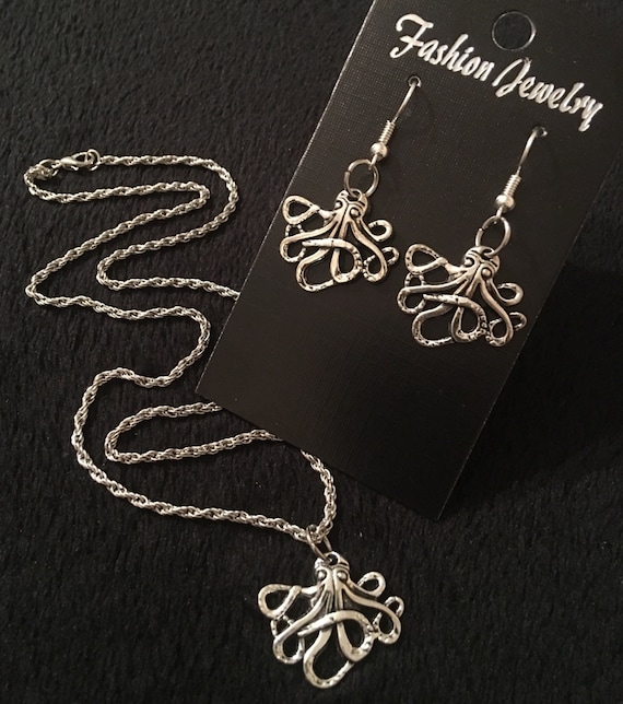 80p UK P/&P Handmade Octopus necklace with 19 inch chain silver nautical steampunk ocean sealife statment antique animal fish kraken surfer