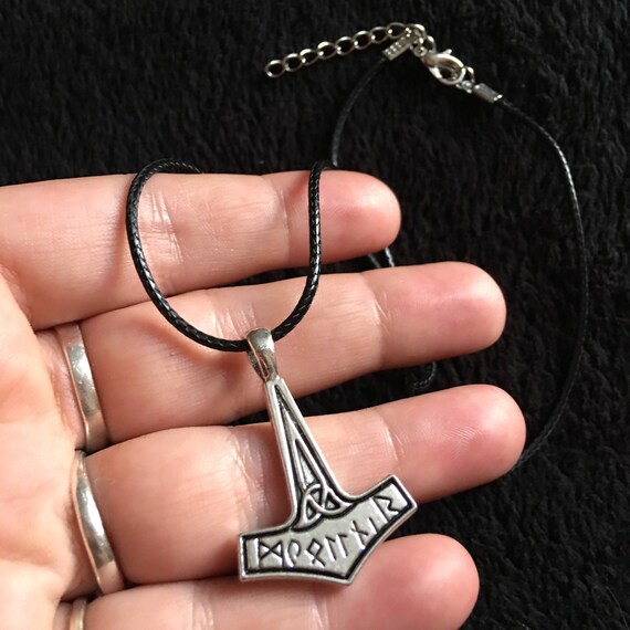 Thor Hammer Loki Marvel Avengers PENDANT NECKLACE.UK SELLER