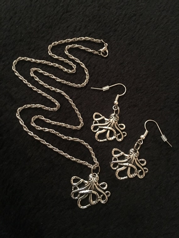 80p UK P/&P Handmade Octopus necklace with 19 inch chain silver nautical steampunk ocean sealife statment antique animal fish kraken surfer