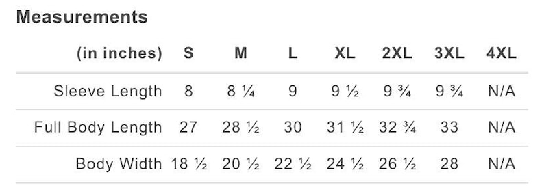 以下が含まれることがあります： 白の表は、Sから4XLまでのサイズの服の測定値をインチで表示しています。袖丈、全身丈、身幅を詳しく示しています。袖丈は20.3 cmから24.8 cmまでです。全身丈は68.6 cmから83.8 cmまでです。身幅は47 cmから71.1 cmまでです。