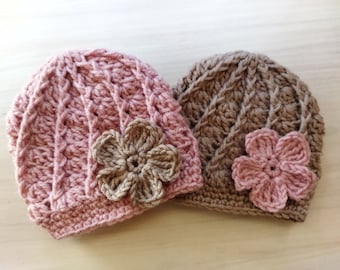 Bonnet bébé fille au crochet - Bonnet bébé fille avec fleur - Bonnet bébé fille au crochet artisanal - Bonnet bébé fille au crochet