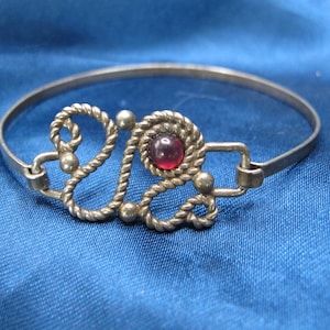 Sterling and Gripoix Bracelet Elegant Design 6.32 Grams