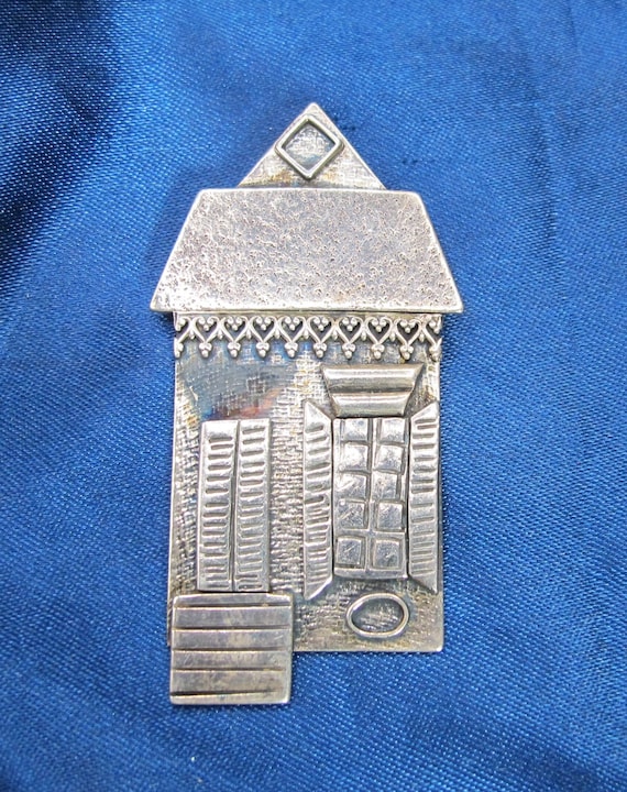 Detailed Sterling House Pendant Brooch Combo 11.3 