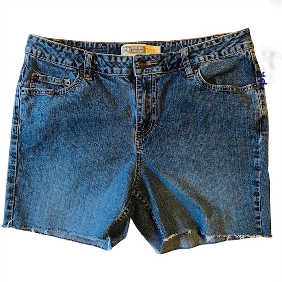 Vintage Upcycled Cut Off Denim Shorts Mid Rise Ro… - image 1