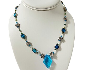 Blue Beaded Floral Necklace, Diamond Crystal Statement Pendant, Cute Silver Flower Bead Jewelry