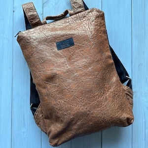 Mochila minimalista de cuero marrón, mochila marrón reciclada, mochila marrón