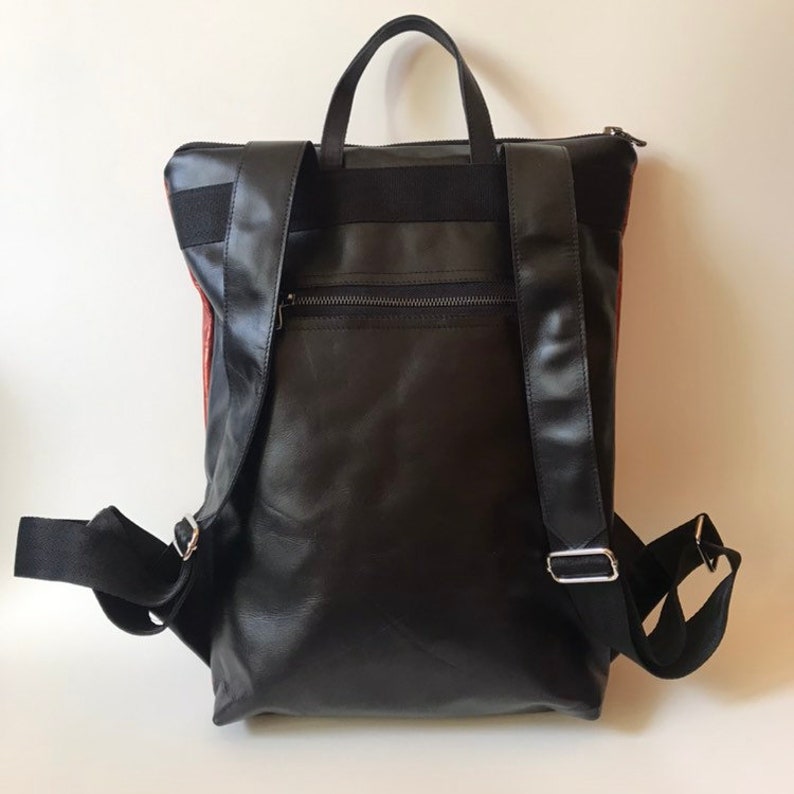 Lässiger Minimalistischer Schwarzer Leder Rucksack Bild 4