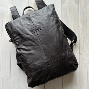 Sac à dos en cuir recyclé marron foncé