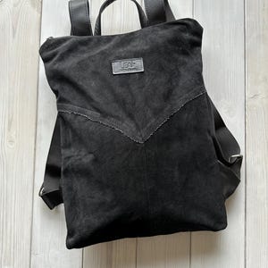 Zwarte rugzak, suèdeleren rugzak, converteerbare rugzak, damesrugzak, zwarte rugzak, leren schoudertas, rugzak moeder cadeau