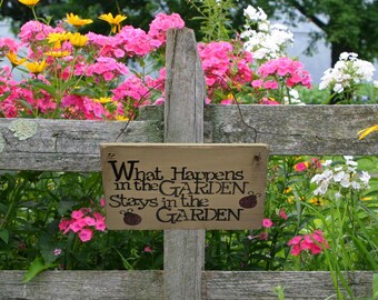 Letrero de madera "Qué pasa en el jardín", decoración de mariquitas, arte rústico para el jardín