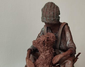 Escultura de pescador y perro: Arte Paverpol en bronce. Disponible.