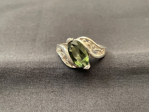 Peridot .925 Silver Ring Size 7 - image 1