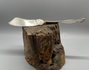 Elegant Turn of the Century Silver Plated Butter Knife