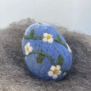 Felted Easter Egg, Needle Felt Easter Decoration, Spring Felt Ornament, Needle Felt Art  gift , Wool Easter Egg, Spring, Meadow, Flowers