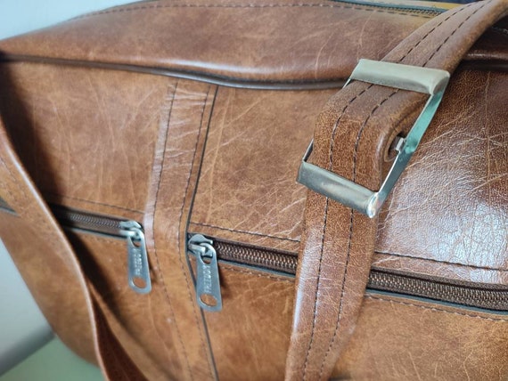 1960s 70s Brown Faux Leather Vinyl Holdall Should… - image 8