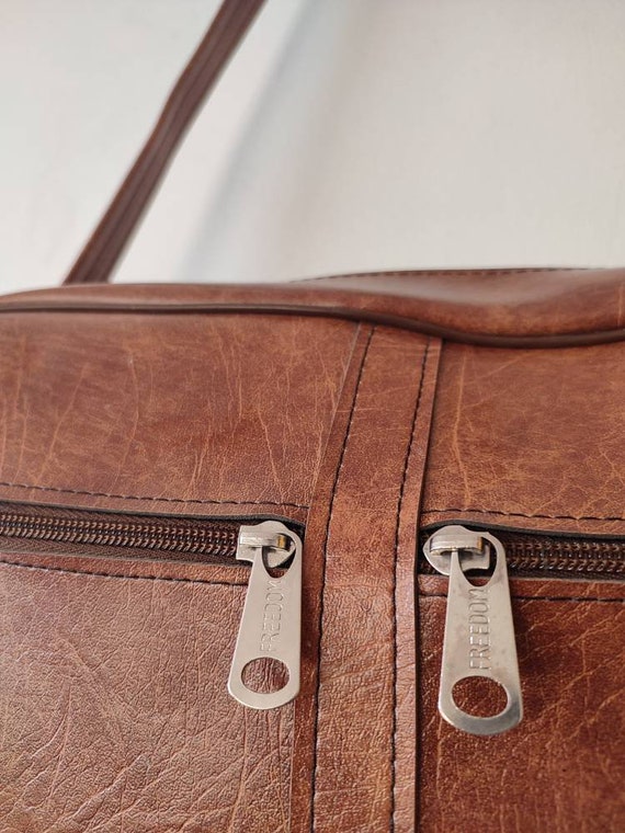 1960s 70s Brown Faux Leather Vinyl Holdall Should… - image 2