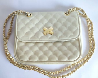 1980s 90s Vintage Small Cream Quilted Faux Leather Vinyl Gold Chain Shoulder Bag