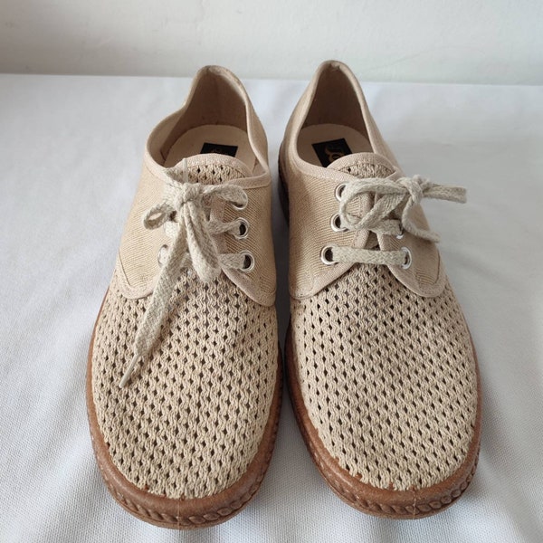 1960s 70s Vintage Ecru Natural Perforated Cotton Gummed Sole Lace Ups Shoes. UK Size 7