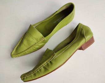 1990s Y2K Vintage Green Leather Moccasin Slip On Shoes