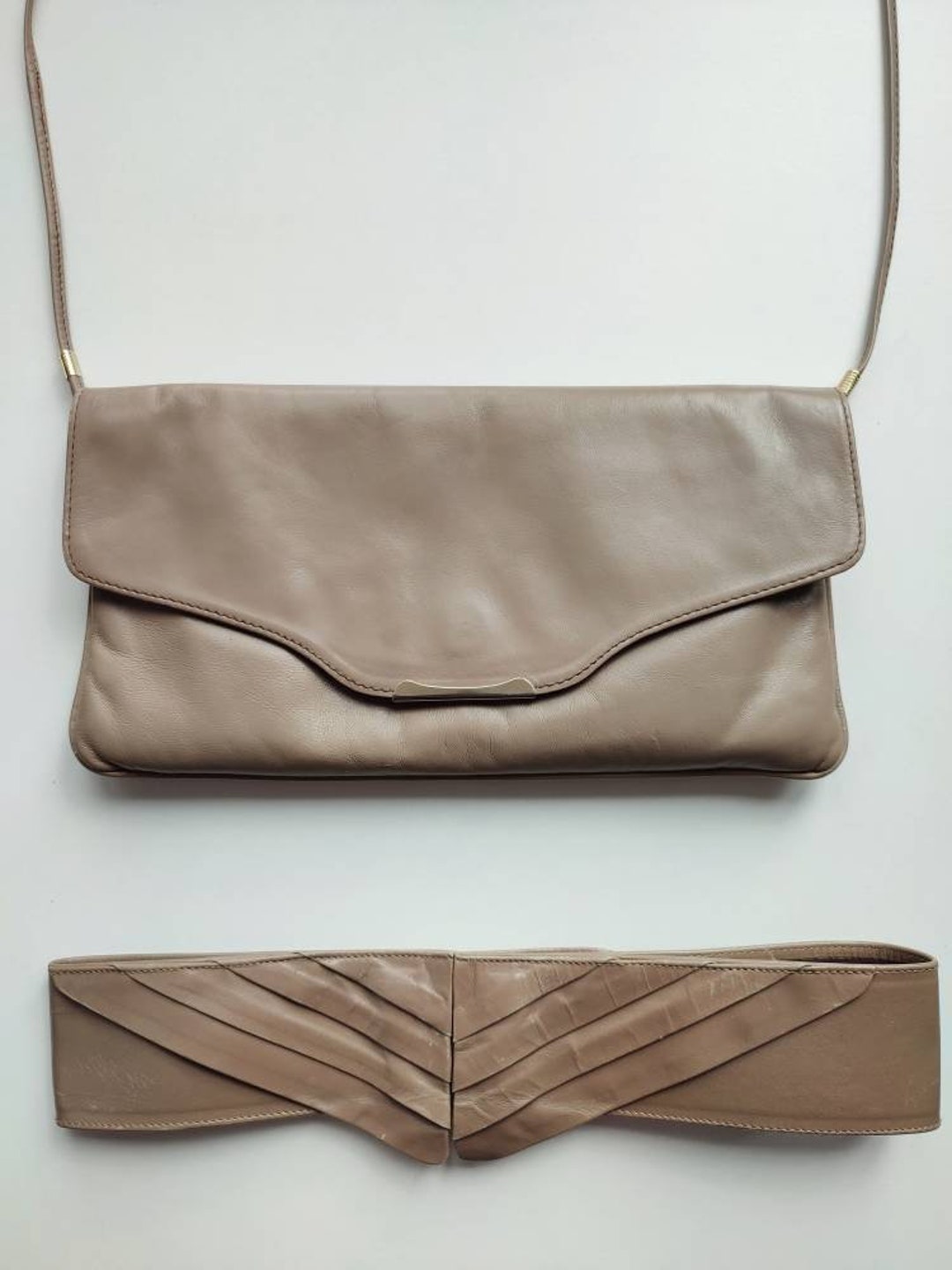 7 Inch Leather Crossbody Bag in VINTAGE TAUPE