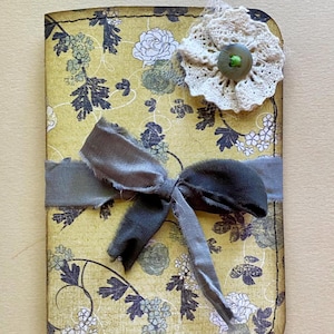 Blank Floral Mini Junk Journal, Handmade Scrappy Naked Starter Journal, Small Gratitude Book of Mixed Eclectic Papers, Small Glue Book, Gift