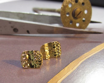 Pendientes de oro amarillo de 14k hechos a mano, diseño único.