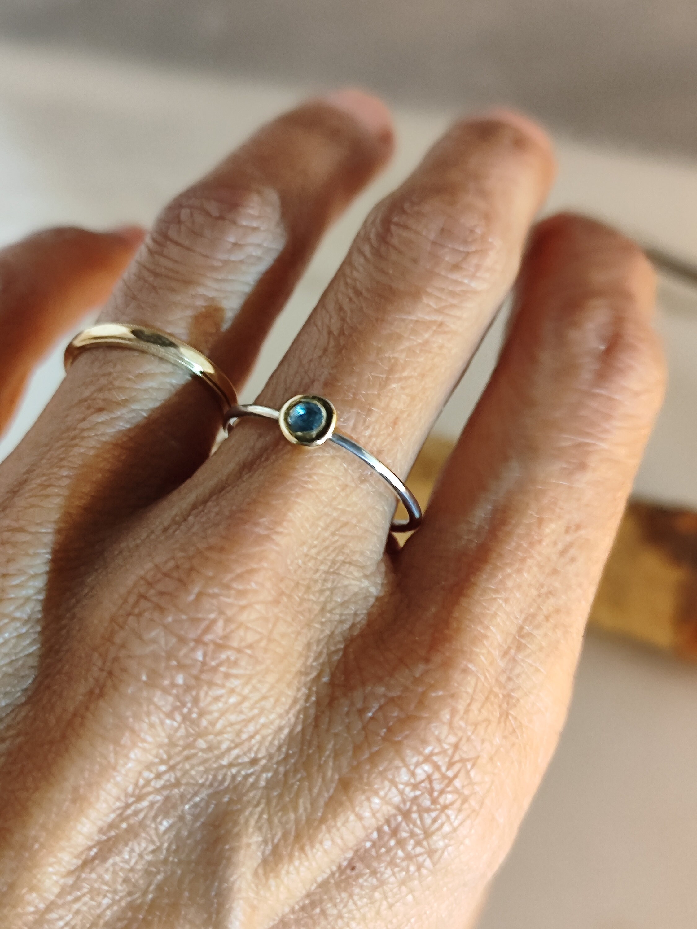 アクアマリンリング。 ターコイズアクアマリンをあしらったK14イエロー