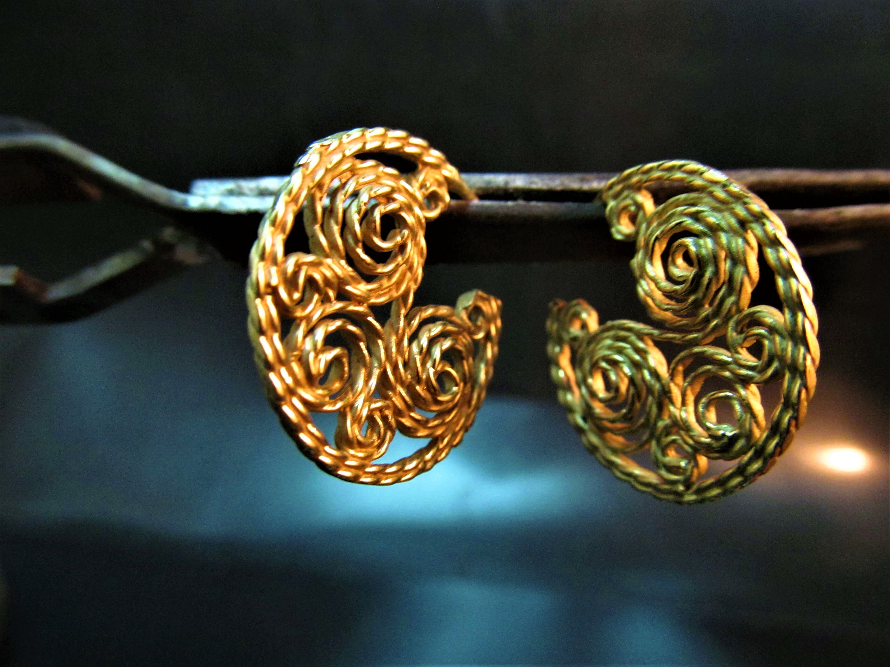 Gold Earrings. Filigree Earrings. 14k Yellow Gold Filigree