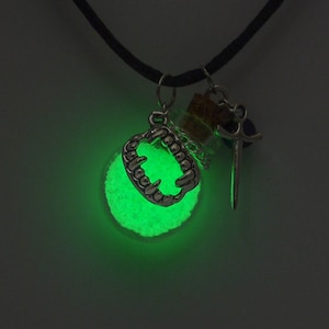 Feral Druid Necklace - Green Glow - Gamer Necklace - Druid Jewelry - LARP - Druid Cosplay - Druid Costume - Fantasy Necklace - Geek Jewelry
