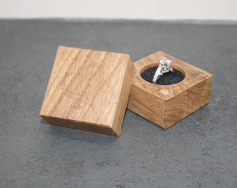 hinged ring box